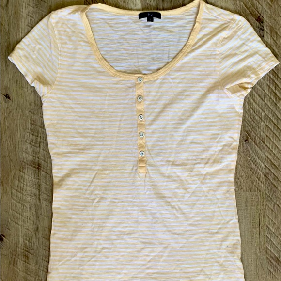 Gap pale yellow striped t-shirt (s) - Picture 1 of 2